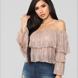 Lots of Ruffles long sleeve top 💞💓💘
